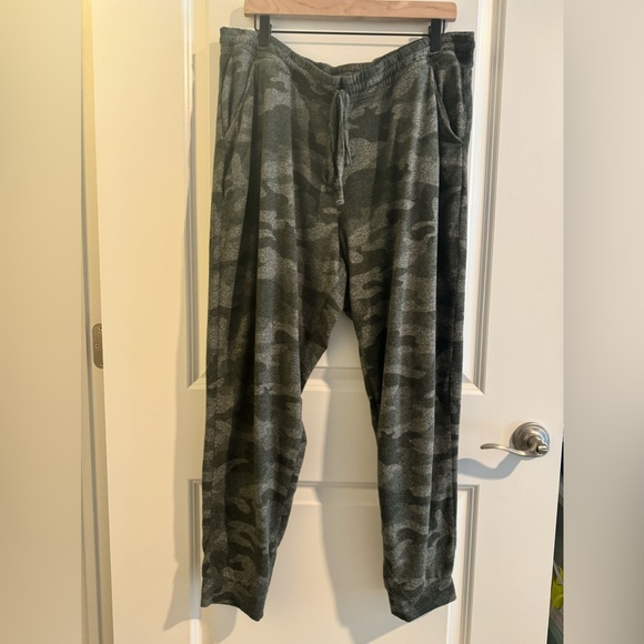 Camo Super Soft Cozy Jogger Pant - Picture 2 of 9